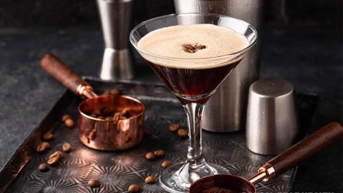 10 Cocktails Every American Should Know (And Secretly Already Loves)