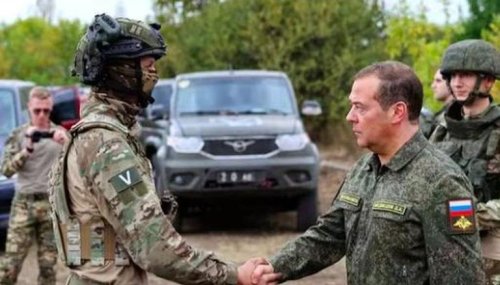 'A new idiot': UK Troops Training Ukrainian Soldiers 'legitimate Target' For Russia, Warns Medvedev