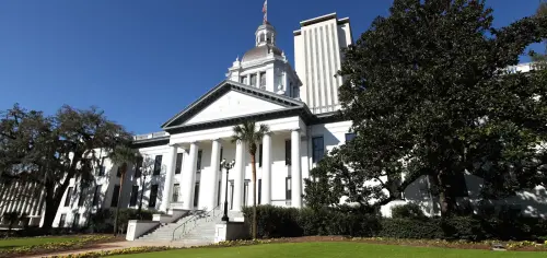 DeSantis signs Florida delivery bill pre-empting local delivery regulations