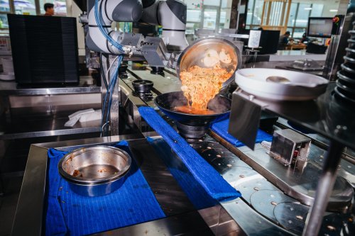 Robot chefs take over at South Korea's highway restaurants, to mixed reviews