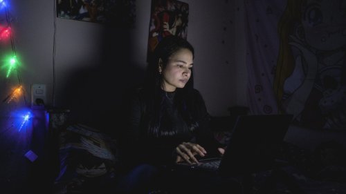 Venezuelan migrants relied on clickwork to survive. Now AI is replacing them