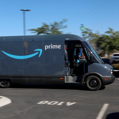 Amazon offers shoppers $10 to pick up purchases as it targets delivery costs