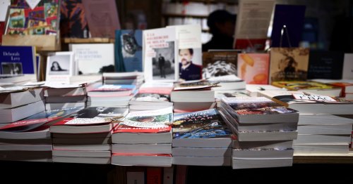 France sets minimum delivery fee for online book sales to help independent stores compete