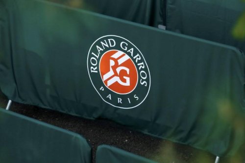 French Open organizers launch assault on tardy diners
