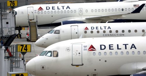 Pilots at rivals call Delta's pay offer a new 'benchmark'