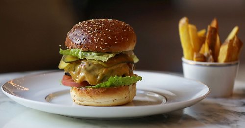 Michelin-rated chef’s $20 takeaway burger a hit in Amsterdam
