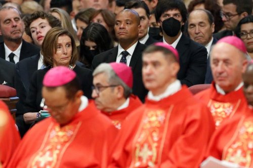 Pelosi takes communion at papal Mass, defying some U.S. bishops