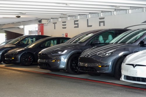 Tesla speeds up odometers to avoid warranty repairs, US lawsuit claims