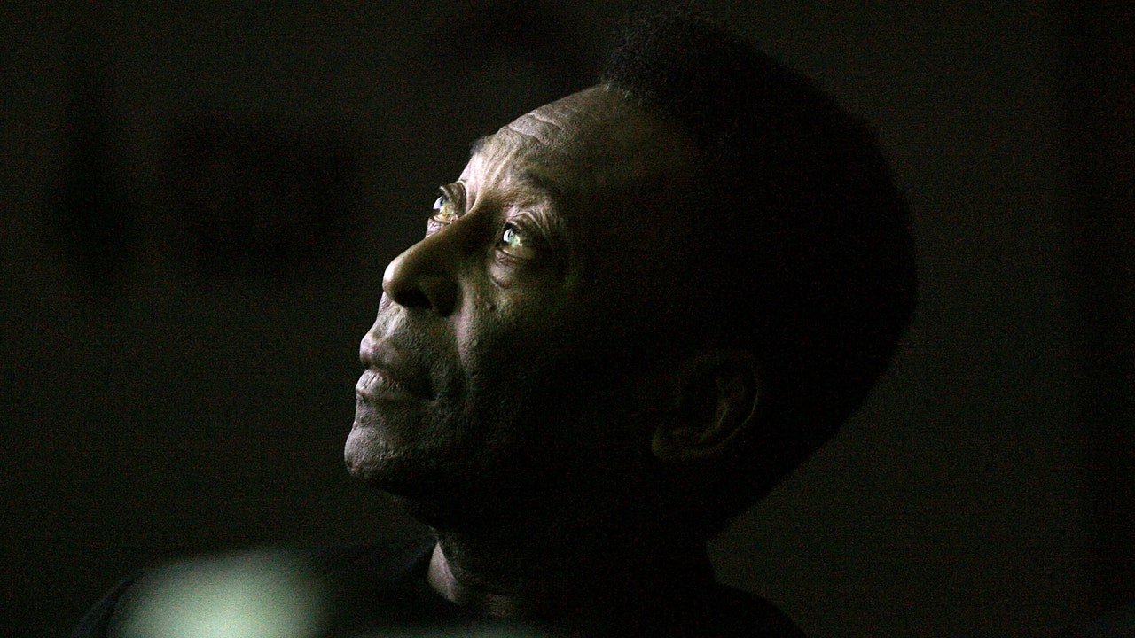 Adiós a Pelé: el mago del 'jogo bonito' que situó a Brasil en la escena mundial e hizo sus pinitos en la música y el cine