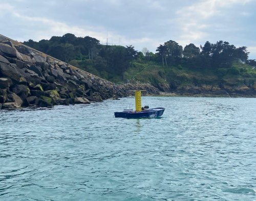 Ce bateau va utiliser l’énergie des vagues pour produire de l’électricité