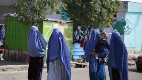 Afghanistan: les femmes à nouveau sous contrainte dans les zones reprises par les talibans