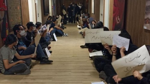آغاز سال تحصیلی در ایران در سایه «فشارهای امنیتی، اخراج، تعلیق، بازداشت و کارشکنی» نسبت به استادان و دانشجویان