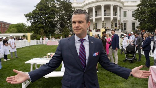 États-Unis: Trump «soutient fermement» son ministre de la Défense mis en cause dans une autre faille de sécurité