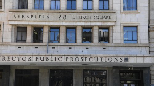 Afrique du Sud: un ex-policier et un ancien informateur poursuivis pour crime d’apartheid, première mondiale