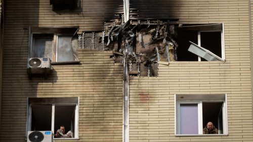 Ukraine: des attaques russes sur Kiev font au moins trois morts et une dizaine de blessés