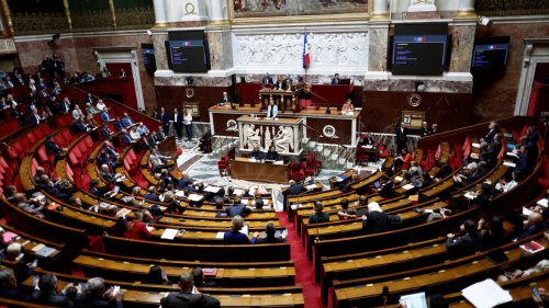 France: débat houleux à l'Assemblée autour du projet de loi asile-immigration