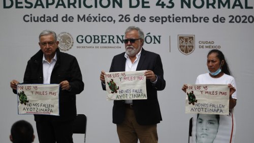 Mexique: un rapport qualifie la disparition des 43 étudiants d'Ayotzinapa de crime d'État