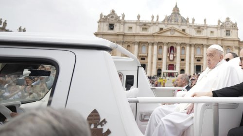 Pope Francis calls for Gaza ceasefire and release of hostages in Easter address