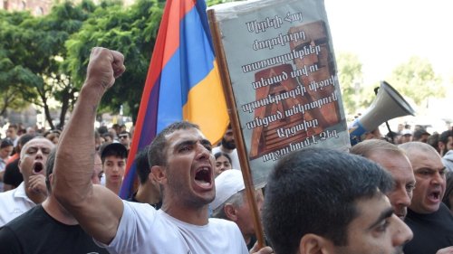 Crise au Haut-Karabakh: la peur des Arméniens à Stepanakert et la colère à Erevan