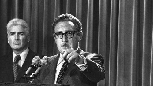 À la Une: Henry Kissinger, un héritage politique controversé