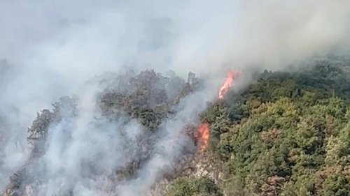 Incendies en France: les pompiers en difficulté dans les contreforts du massif de la Chartreuse
