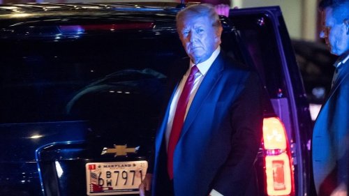 Donald Trump mis à mal par la saisie à son domicile de documents «top secret»