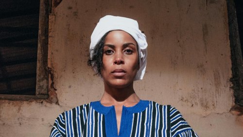 Sur le pont des arts - Avec "Adjoko", Laura Prince retrouve ses racines musicales au Togo