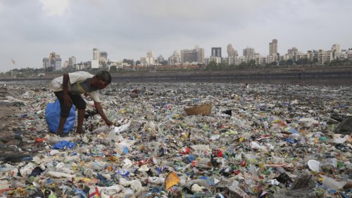 減低塑料污染：回收是杯水車薪？