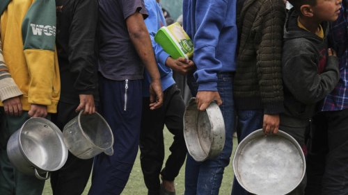 Gaza: sans aide humanitaire, les Palestiniens utilisent de réchauds à gaz vieux de 50 ans pour survivre