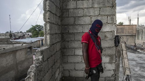 À la Une: une maternité doit fermer en Haïti, un gang armé lui a volé son générateur électrique