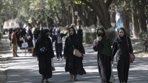 Afghanistan: un enseignant arrêté après avoir dénoncé les interdits imposés aux femmes