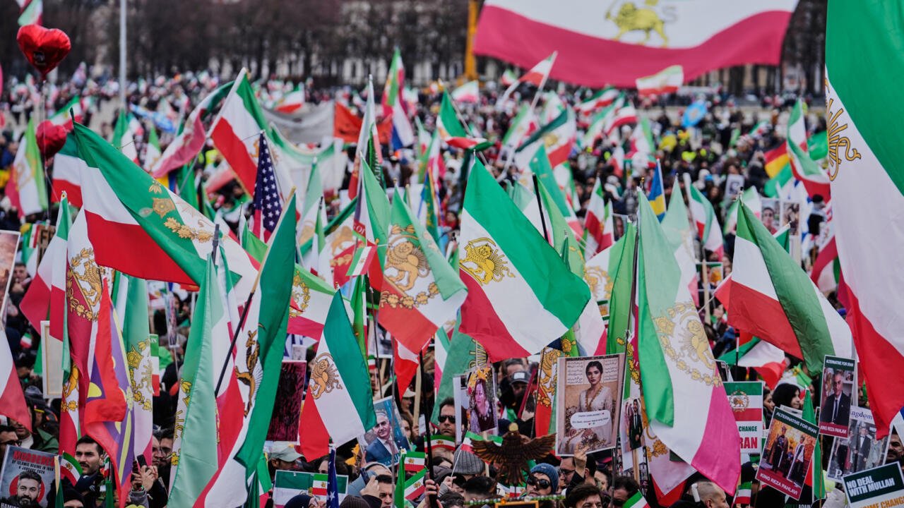 Quelque 200 000 manifestants contre les autorités iraniennes à Munich, selon la police