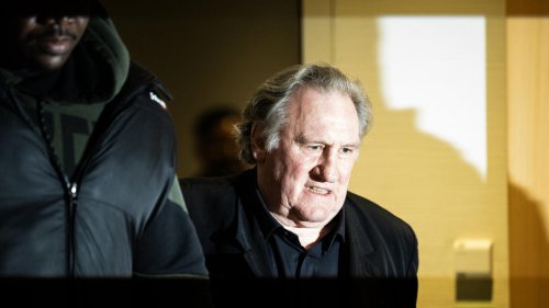 France: Gérard Depardieu face au tribunal au premier jour de son procès pour agressions sexuelles