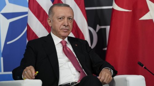 Le monde en questions - La Turquie et l’Otan, poker gagnant pour Erdogan