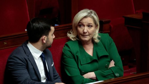 Politique, le choix de la semaine - À quoi joue Marine Le Pen?