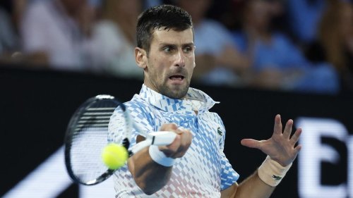 Open d'Australie: Djokovic mate Tsitsipas et égale le record de Nadal en Grand Chelem