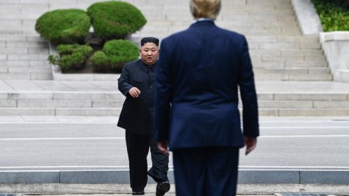Trump 'proud' to step over DMZ border into North Korea