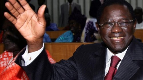 Sénégal: le député Pape Diop rallie la coalition présidentielle et lui donne la majorité