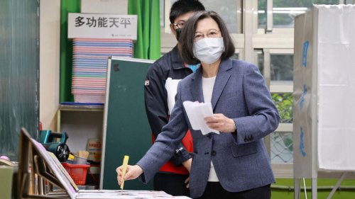 Revue de presse française - À la Une: des élections en ombres chinoises à Taïwan