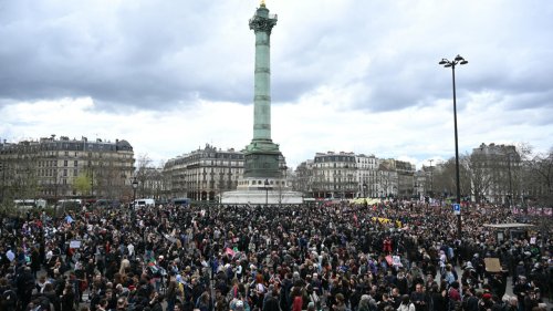 France: des dizaines de milliers de personnes dans la rue contre le racisme
