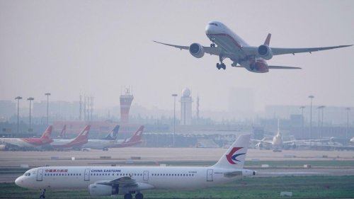 Chine: premier vol étranger direct pour Pékin en deux ans, la quarantaine assouplie à l'arrivée