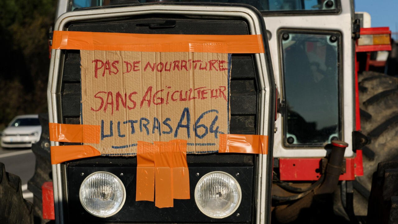 France: des barrages d&rsquo;agriculteurs persistent dans le Sud-Ouest