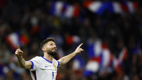 Giroud extends goal scoring record as France see off Chile