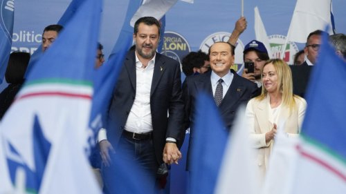 Правая коалиция одержала победу на парламентских выборах в Италии