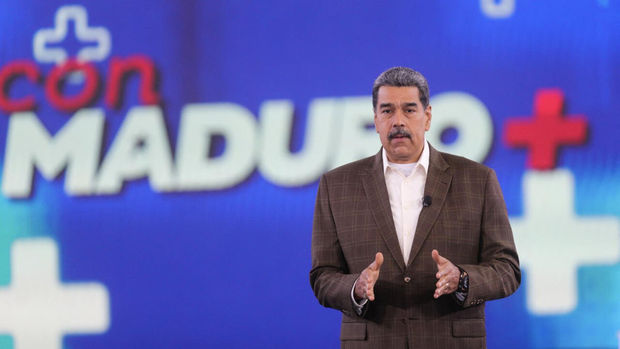 Venezuela: Nicolas Maduro traite le président salvadorien de «violateur en série des droits humains»