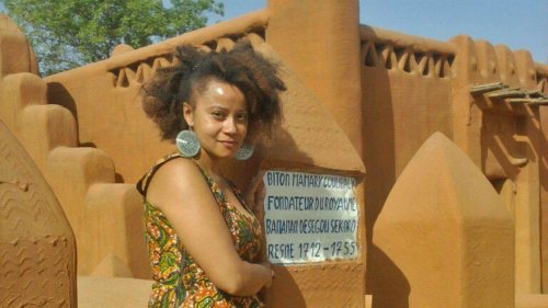 Invité culture - Eva Doumbia met en scène «Autophagies»: «la nourriture est politique»