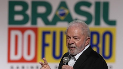À la Une: «Bolsa Família», le programme social brésilien reconduit par Lula