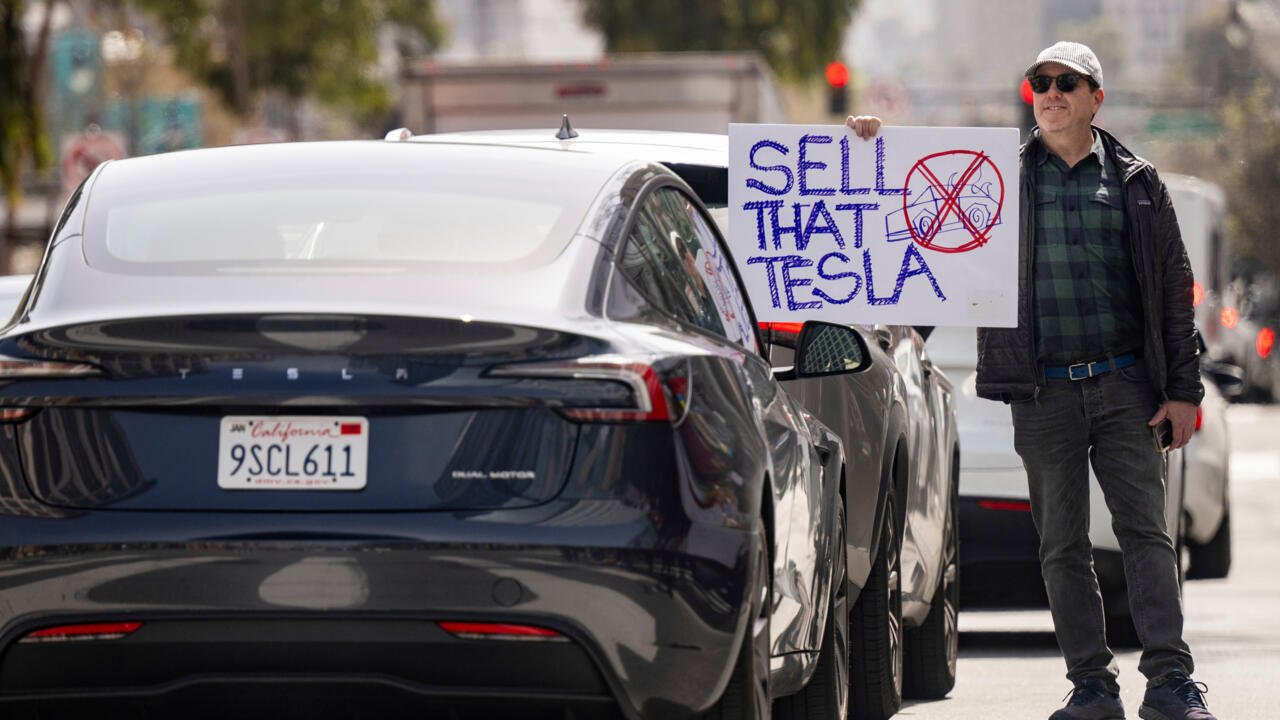 Tesla dévisse en Bourse et fait le bonheur des «vendeurs à découvert»