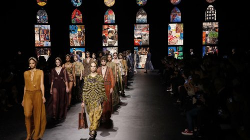 Paris fashion week back on the runway after nearly two years online