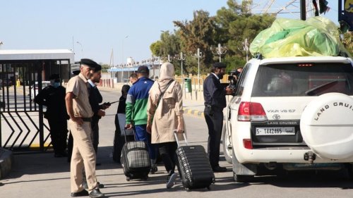 Libya closes border crossing with Tunisia following clashes